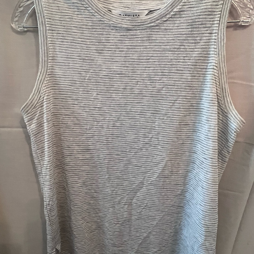 Athleta Gray Fitted Sleeveless Tank Top